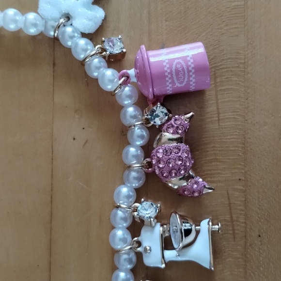 Betsey Johnson Kitchen Charm Choker Necklace Faux Pearl 7-11" Nwt - Picture 5 of 9